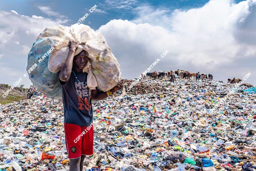 Plastic Pollution in Ghana: Urban Trash Heroes - Muntaka.com