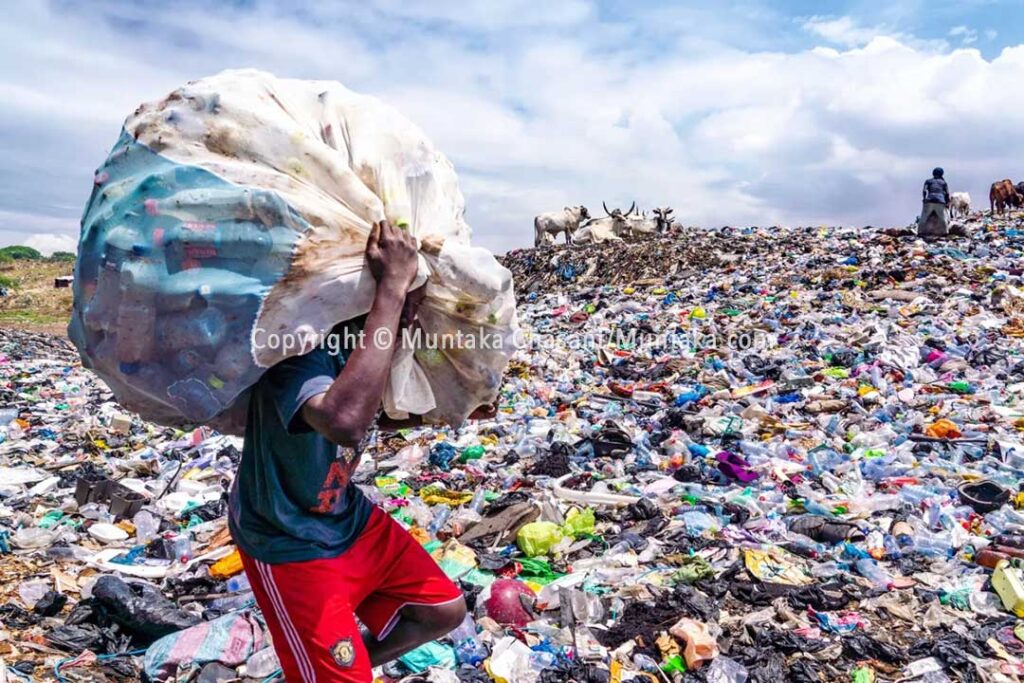 Plastic Pollution in Ghana: Urban Trash Heroes - Muntaka.com